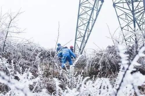 代替人工去巡視輸電線路？這家公司的無人機(jī)可不簡單